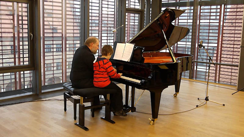 Vorspiel und Konzerten Jing Br�ckner